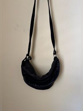Guidi Q09M Medium Leather Folded Belt Bag Horse Black